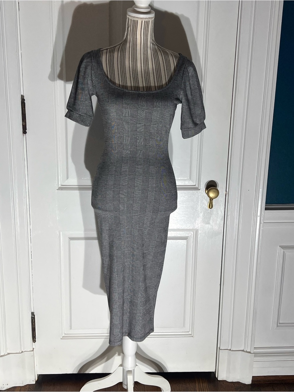 Women’s black white Plaid Scoop-Neck Midi Dress nwt size 0 DR4